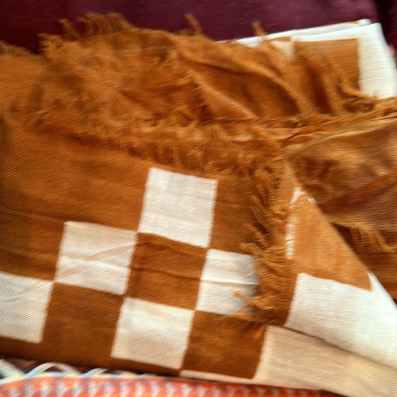 16 asst scarfs - Picture 3 of 16